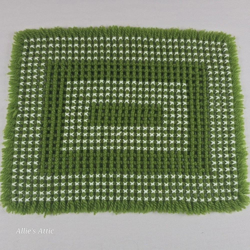 4 Handmade Crocheted Vintage Placemats Green White Kitchen‎ Dining 70s Decor